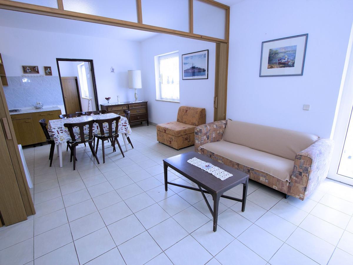 Apartments Tin ロヴィニ 部屋 写真