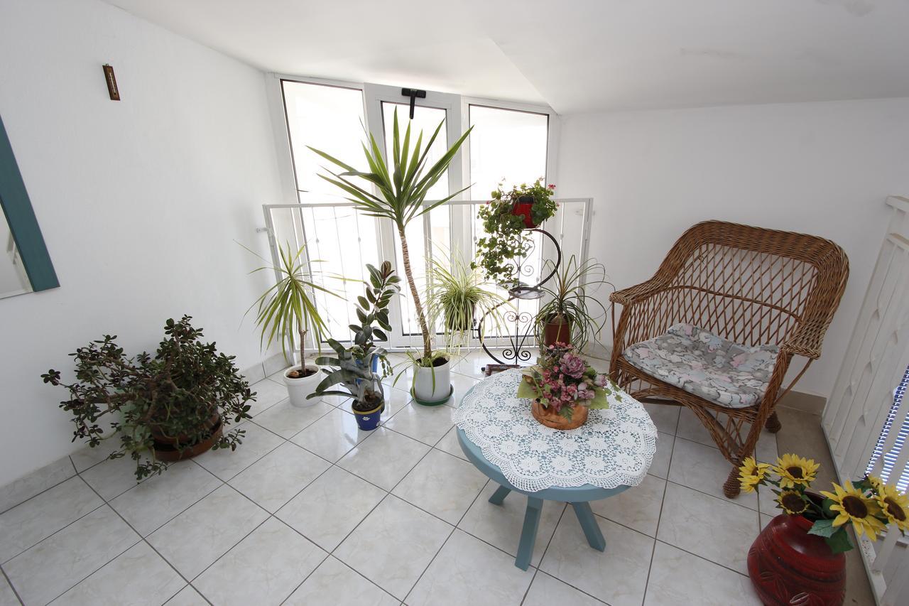 Apartments Tin ロヴィニ エクステリア 写真